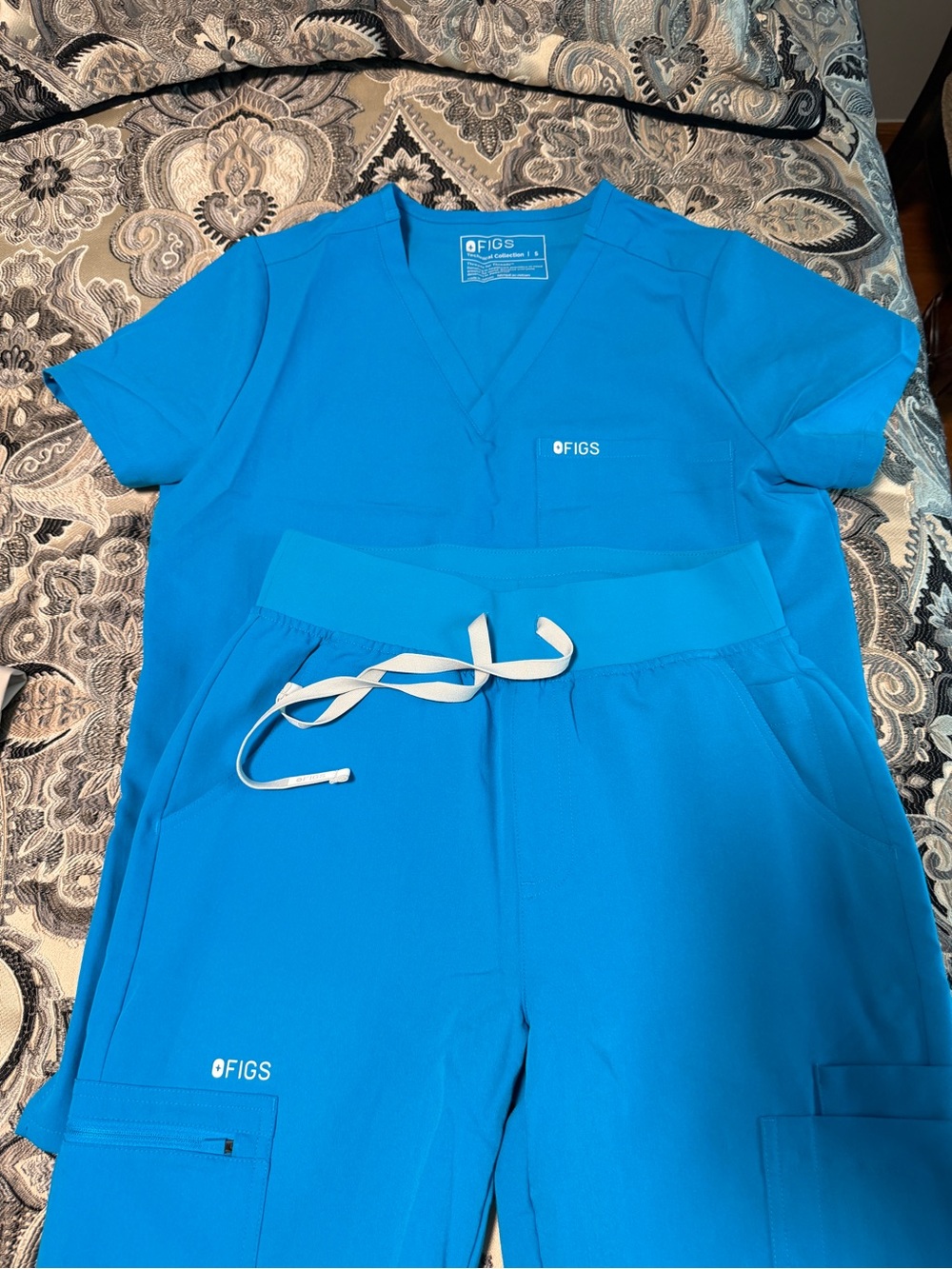 Figs blue catarina top & yola high waisted scrub pants